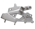Load image into Gallery viewer, SOPORTE REPOSAPIE TRAS RH FZN250 - Mundimotos