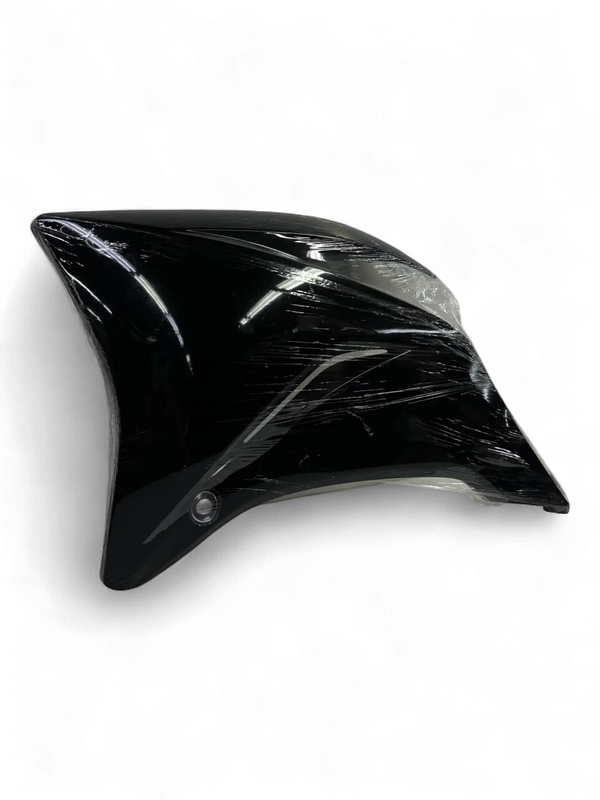 Aleta de Tanque Izquierda Xtz 250 Yamaha Original (Negra) - Mundimotos