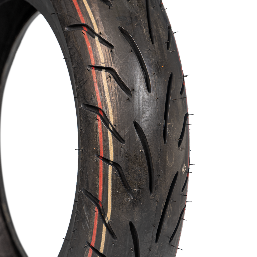Llanta Bridgestone 130/70-12 BATTLAX SCR Trasera