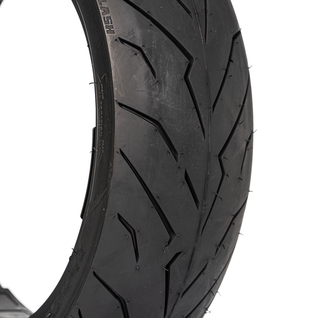 Queen tire 130/70-P6240 Sellomatic rim 13