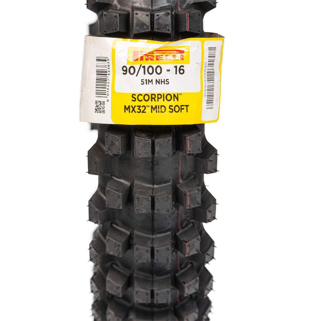 Pirelli Scorpion Mx32 Mid Soft Tire 90/100-16