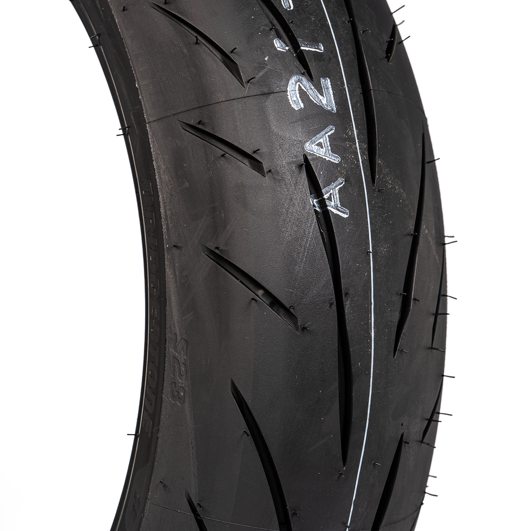 Llanta Bridgestone 180/55ZR-17 BATTLAX S23 Trasera