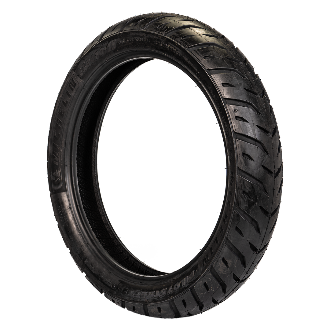 Llanta Michelin 130/70-17 PILOT STREET 2 Trasera Sellomatic