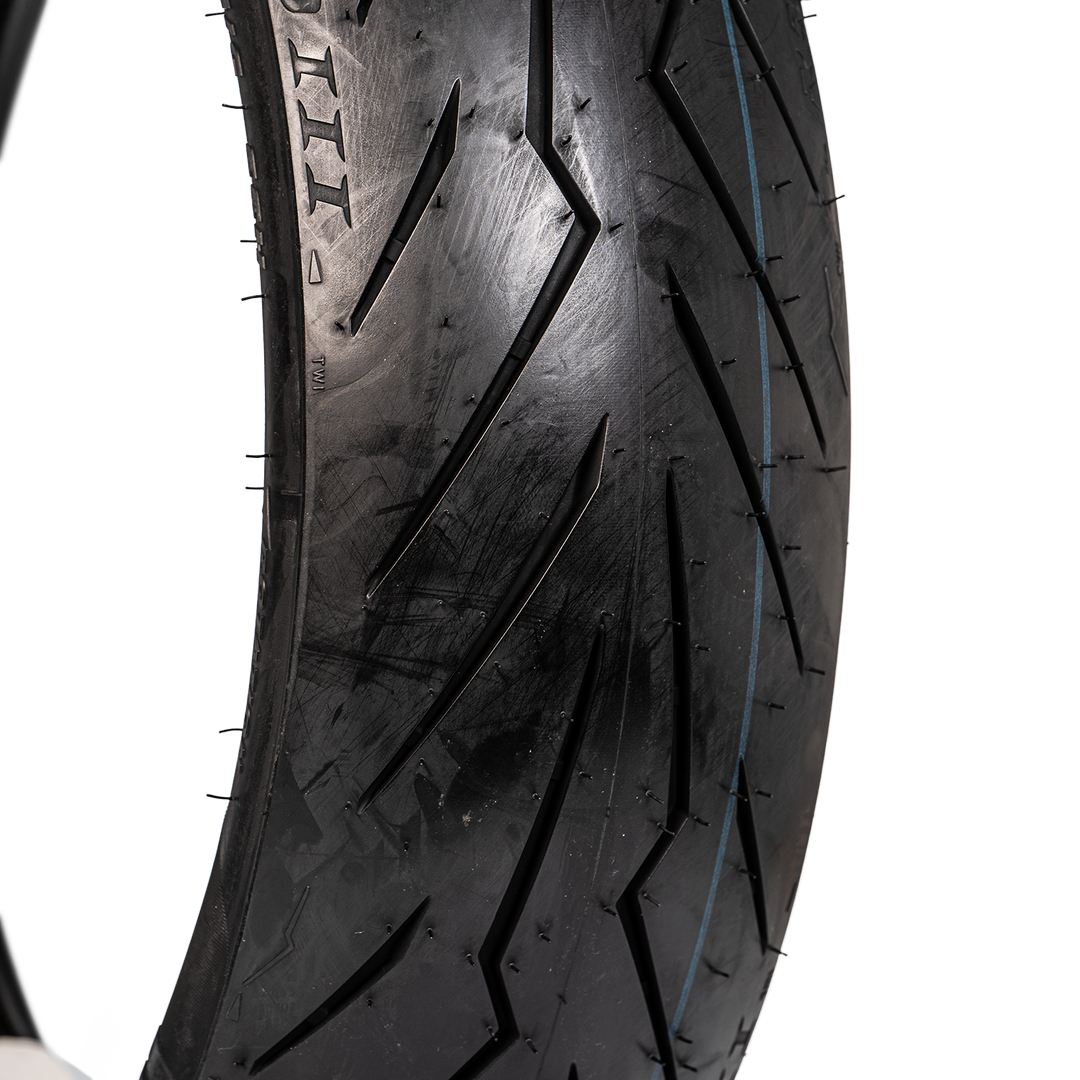 Llanta Pirelli 140/70R-17 DIABLO ROSSO 3 Trasera Sellomatic