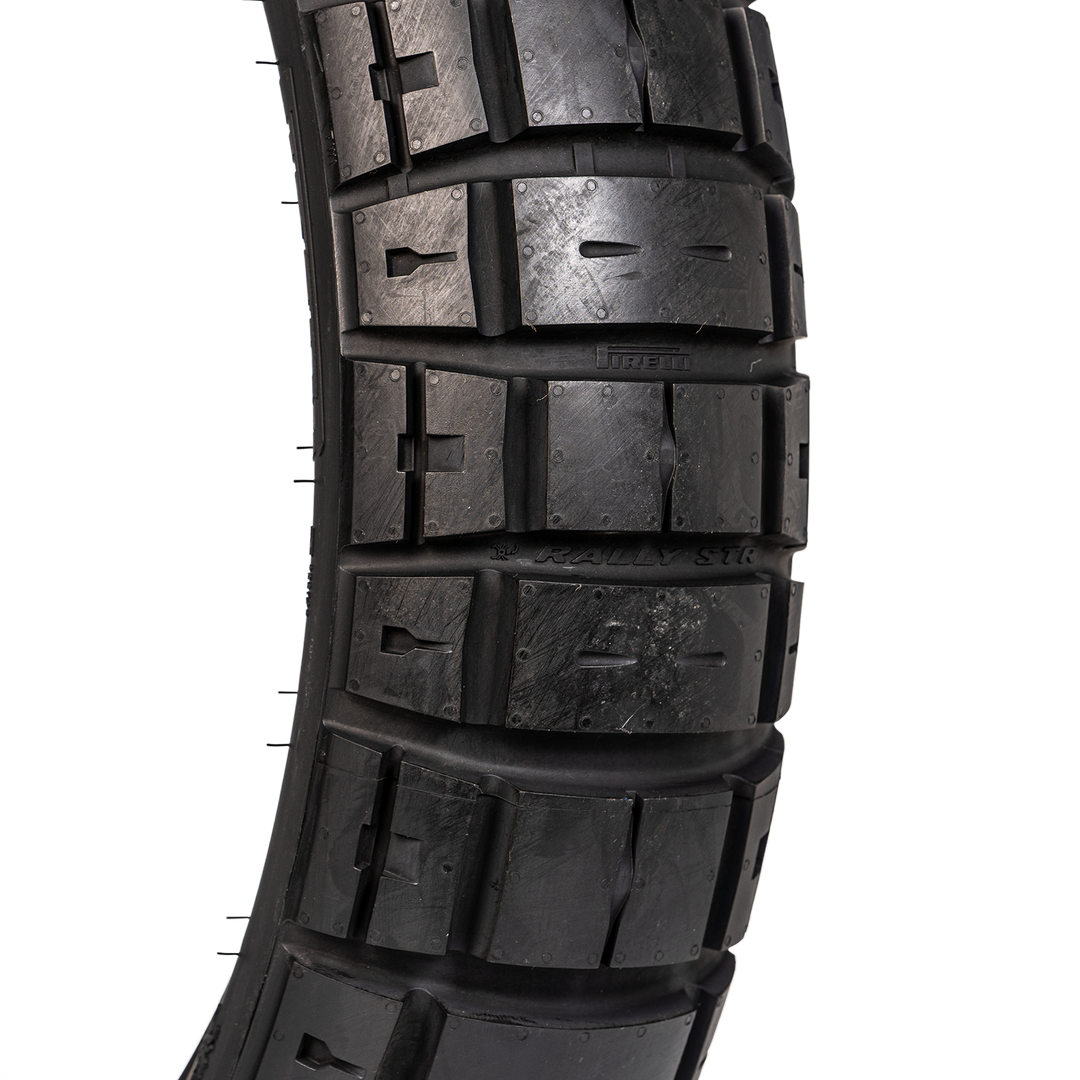Llanta Pirelli 130/80R‑17 SCORPION RALLY STR Trasera