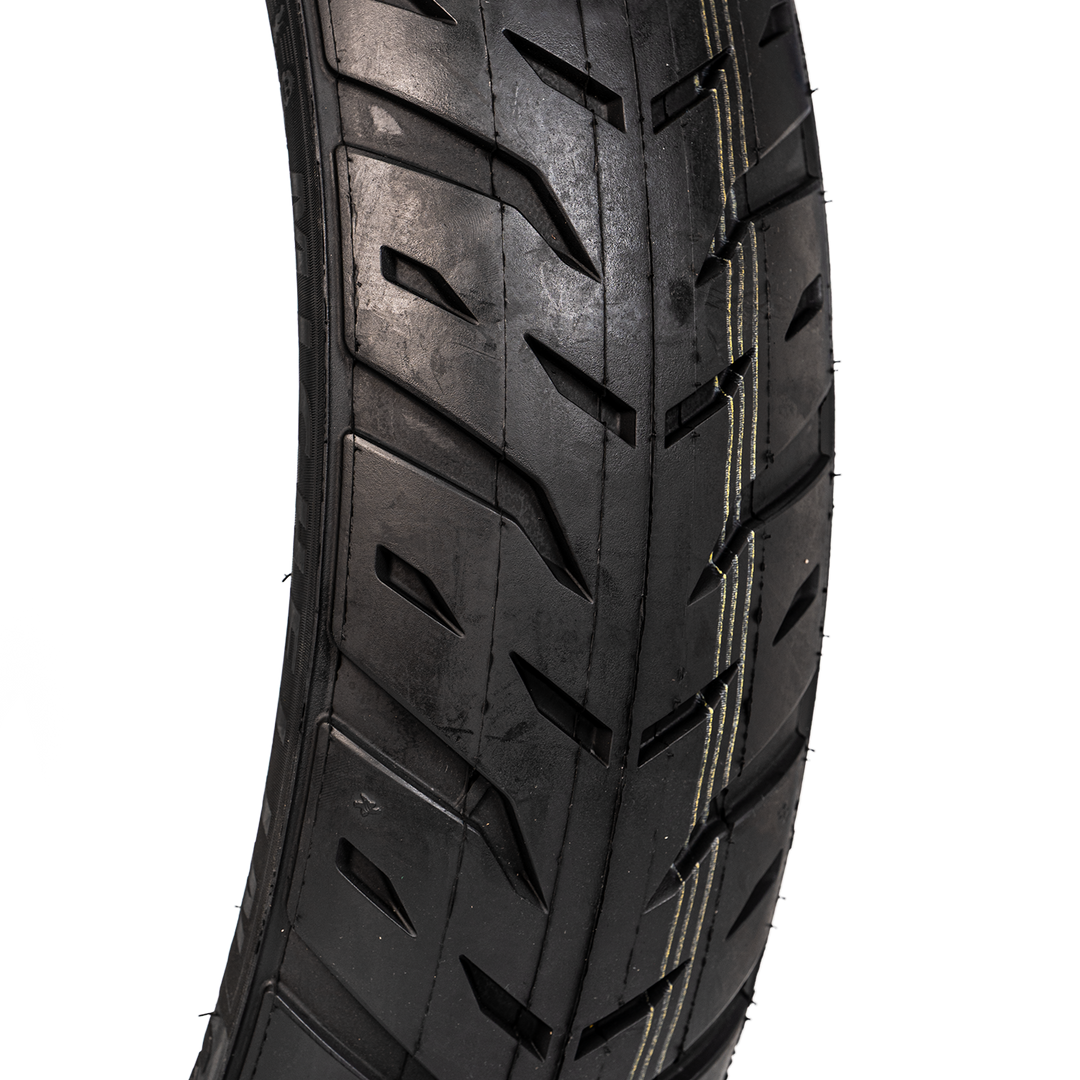 Llanta Michelin 140/70-17 PILOT STREET 2 Trasera Sellomatic