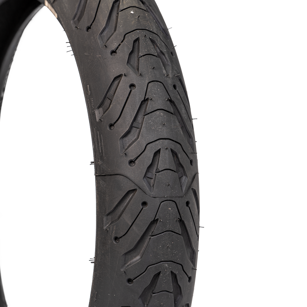 Llanta Michelin 110/70ZR-17 ROAD 6 Delantera Sellomatic - Mundimotos