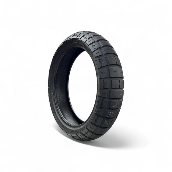 Llanta Pirelli Scorpion Rally STR 150/60R‑17 doble propósito