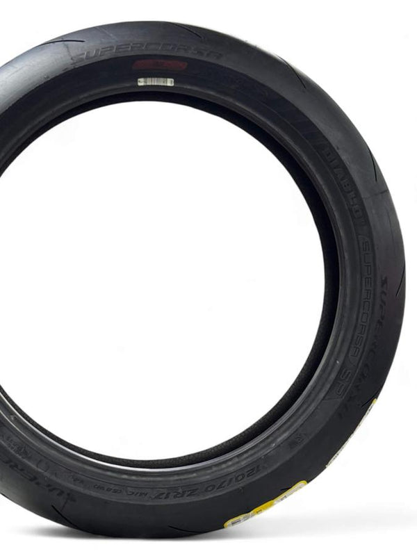 Llanta Delantera Pirelli Diablo Supercorsa SP V4 120/70ZR17-Mundimotos