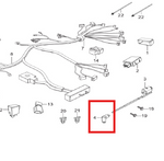 Cargar imagen en el visor de galería, Capuchón de Bujía Splendor 110 Hero Original - Mundimotos