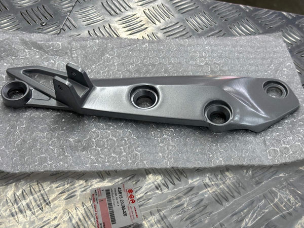 Soporte Reposapie Best 125 Suzuki Original (Trasero derecho)