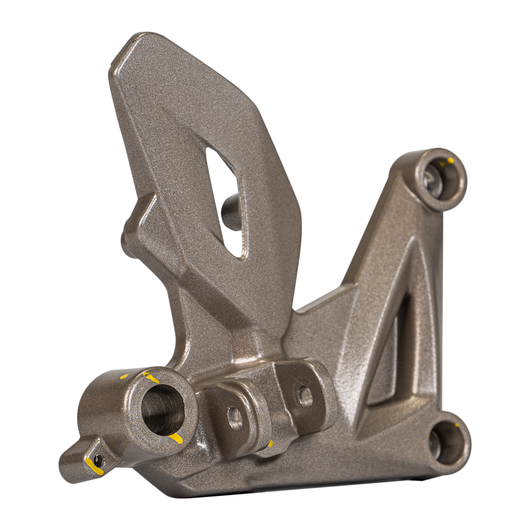 Soporte Reposapie PULSAR 200 NS Bajaj Original (delantero derecho)
