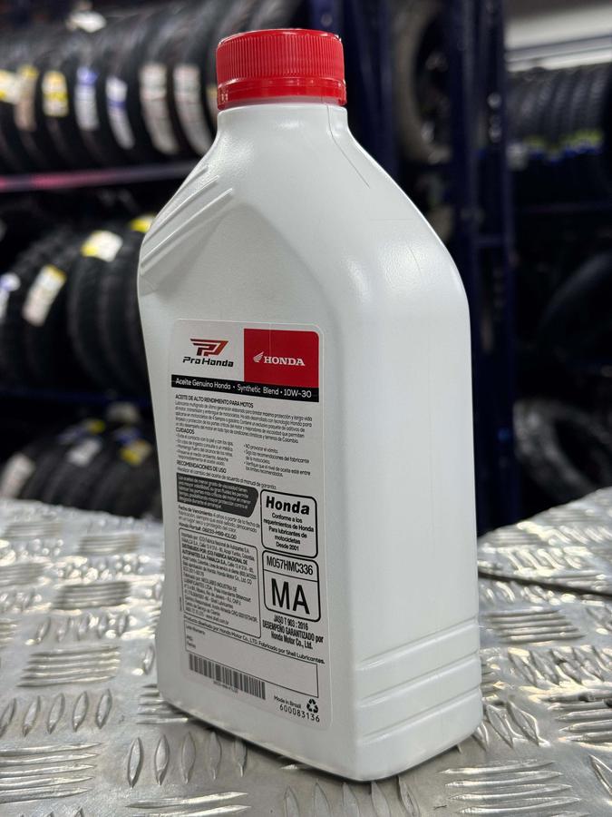 Aceite honda 10W30 semisintético original  en mostrador de Mundimotos