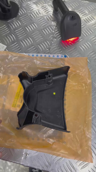 Tapa Piñon de Salida Discover 100/125 Repuesto Bajaj Original - Mundimotos