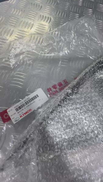 Tapa Inferior Derecha Uni-K 110 Kymco  - Mundimotos