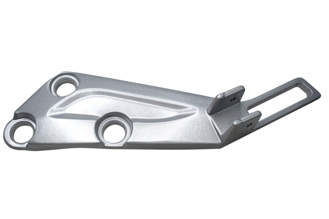 SOPORTE POSAPIE RR LH AK110S ORIGINAL - Mundimotos