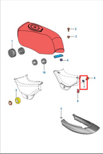 Cargar imagen en el visor de galería, CAUCHO TAPA LATERAL PULSAR ORIGINAL - Mundimotos