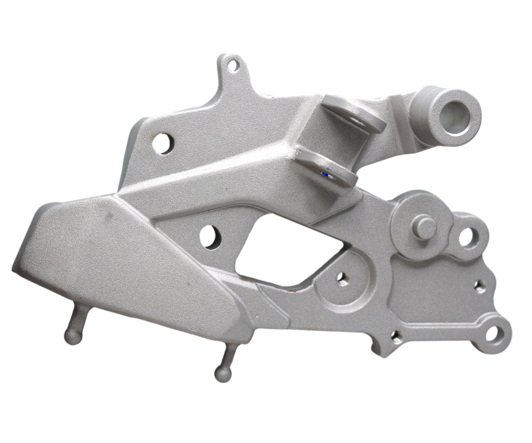 SOPORTE REPOSAPIE TRAS RH FZN250 - Mundimotos